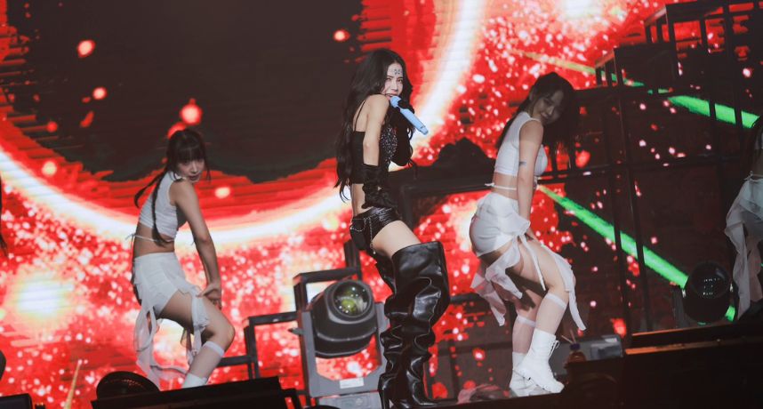 MAMAMOO頌樂演唱會寵粉無極限！港都開唱大秀中文 連安可四次笑：「真的要回家了，愛你們」